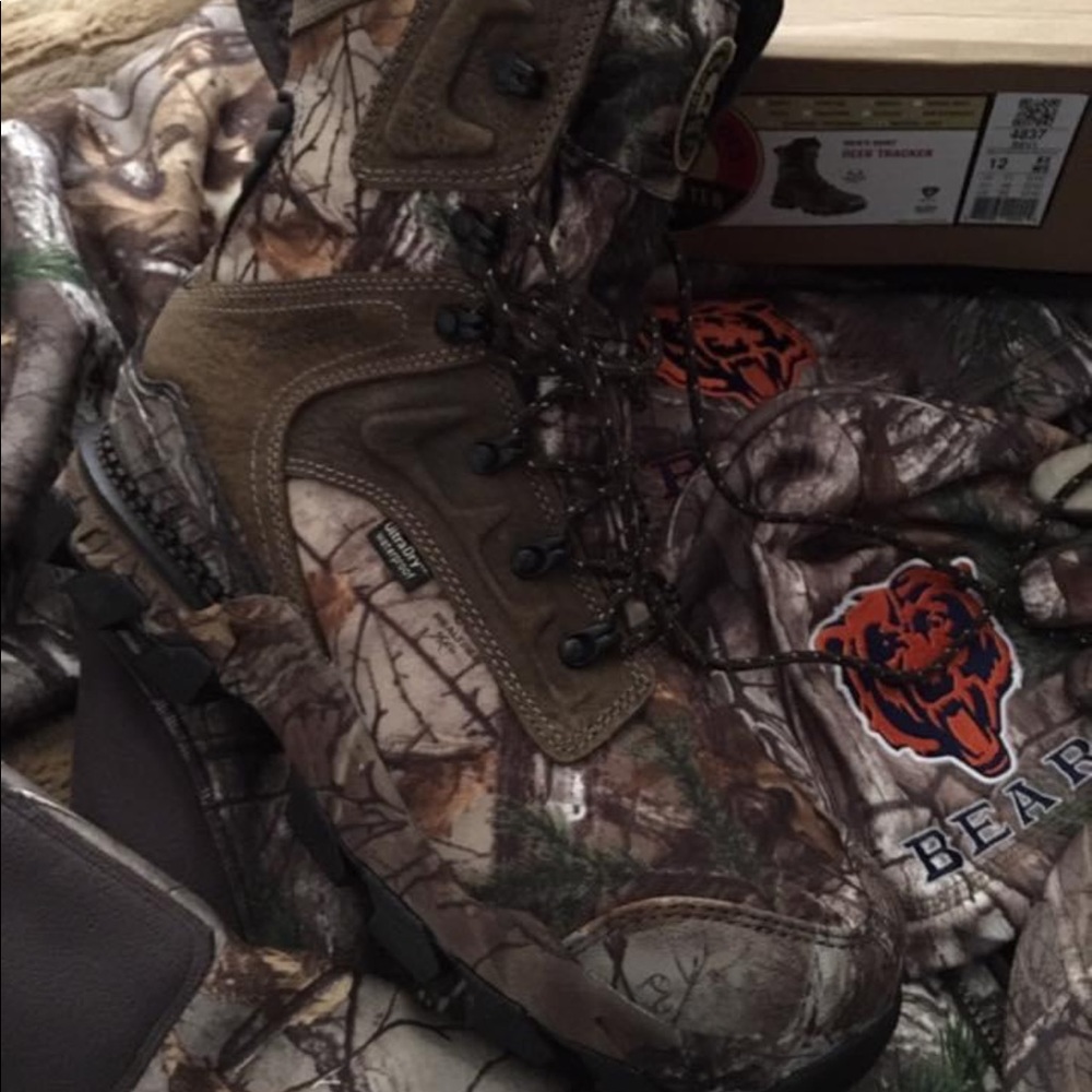 Jackets - Picture 2 of 14